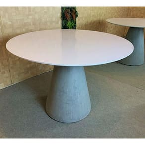 Mesa De Jantar Cone Concreto 130cm Tampo Laqueado Branco