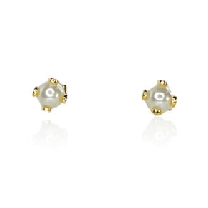 Brinco Pequeno De Pérola Trabalhado Folheado Em Ouro 18k