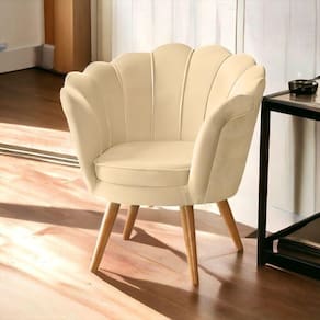 Poltrona Pétala Estofada Bege Eucalipto Decorativa