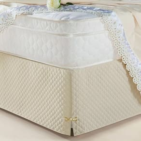 Saia Box Casal Padrão Creme Matelassado Serve Para Cama Baú