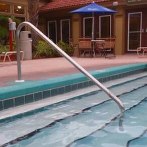 Corrimão Angra para Piscina em Aço Inox com Chumbador em Alumínio - Sodramar
