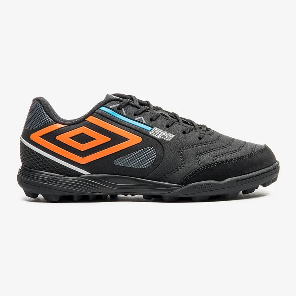 Chuteira Umbro Pro 5 Esporte Society Preto Cenoura Azul
