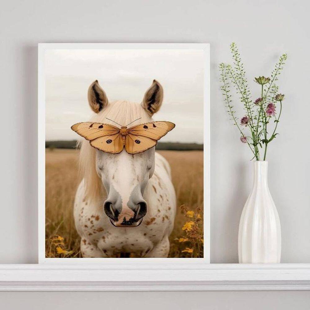 Quadro Decorativo Cavalo Com Borboleta 33X24Cm - Com Vidro
