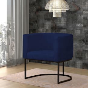 Poltrona Reforçada Decorativa Sala Gabriela Base Ferro Preta Suede