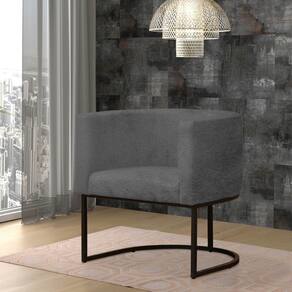 Poltrona Reforçada Decorativa Sala Gabriela Base Ferro Preta Suede