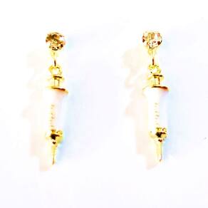 Brinco Enfermagem Seringa Delicado Folheado A Ouro 18k