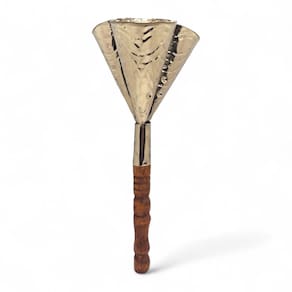 Adjá de Latão Dourado com Cabo de Madeira Três Bocas 29 cm