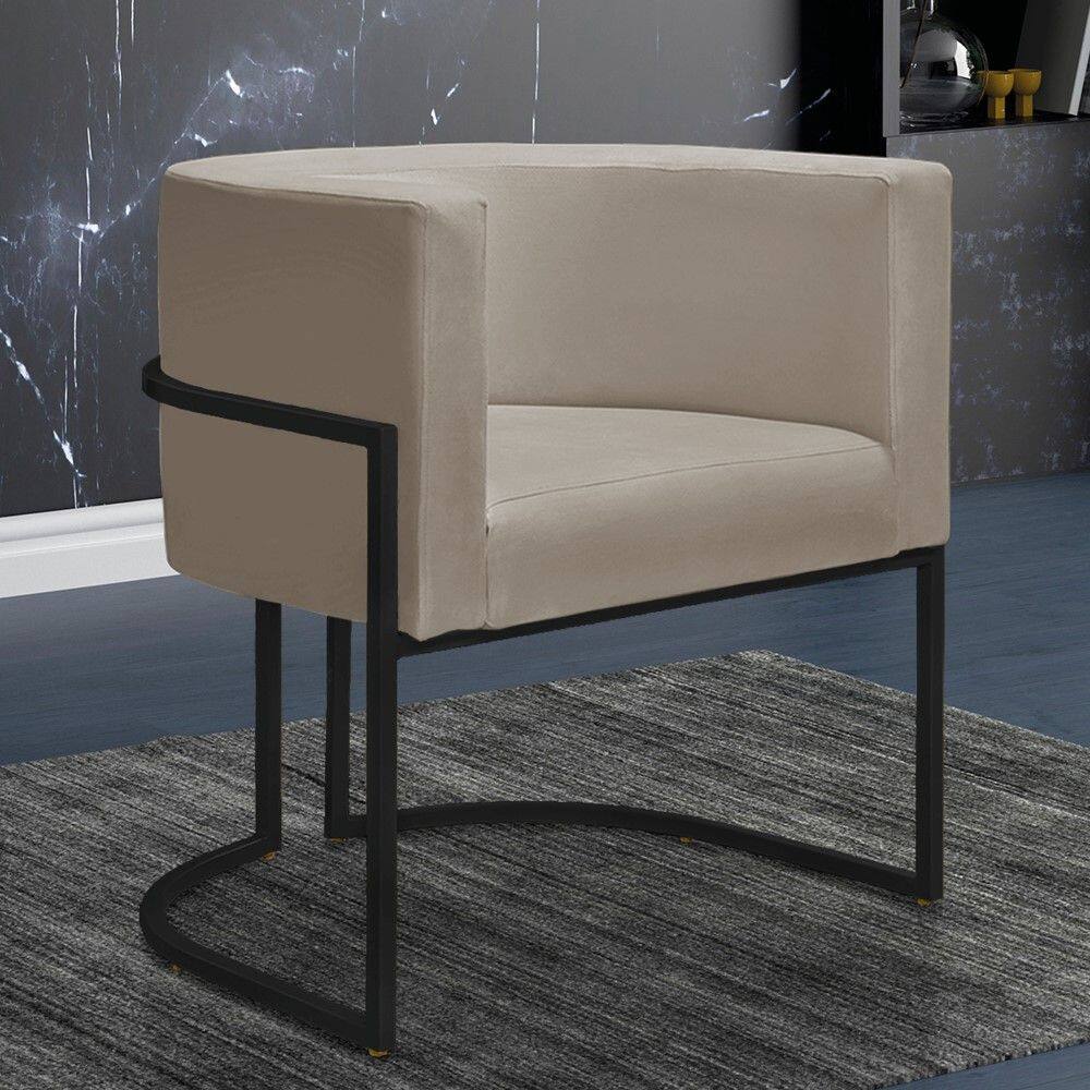 Poltrona Reforçada Decorativa Sala Nayara Base Ferro Preto Suede