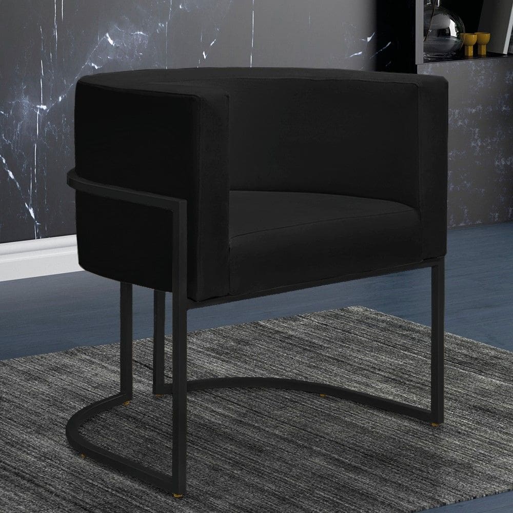 Poltrona Reforçada Decorativa Sala Nayara Base Ferro Preto Suede