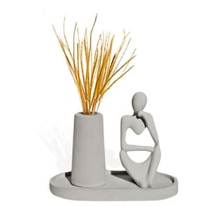 Kit 3 Peças Decoração Estátua Pensadora Garrafa Tubo E Bandeja Cinza