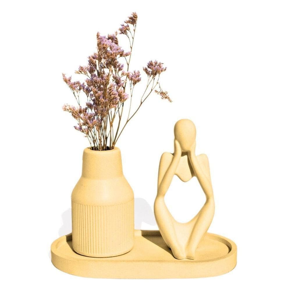 Kit 3 Peças Decoração Estátua Pensadora Garrafa Tubo Listrada E Bandeja Amarelo