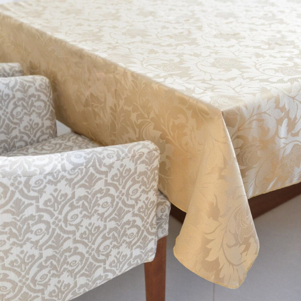 Toalha De Mesa 6 Lugares Jacquard Premium 1,40x2.10 Marfim