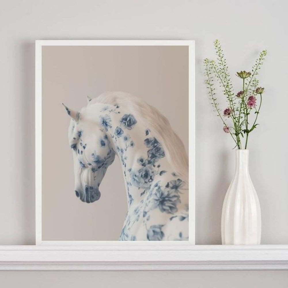 Quadro Decorativo Cavalo Soft Flores Azuis 45X34Cm - Vidro