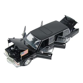 Miniatura 1/24 Presidencial Americana Limousine 1983 Lucky