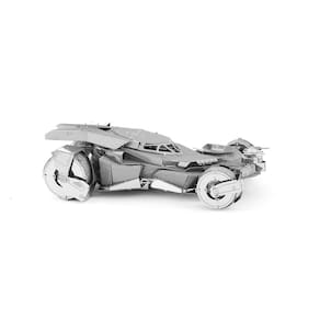 Miniatura De Montar Metal Earth Batman V Superman Batmobile