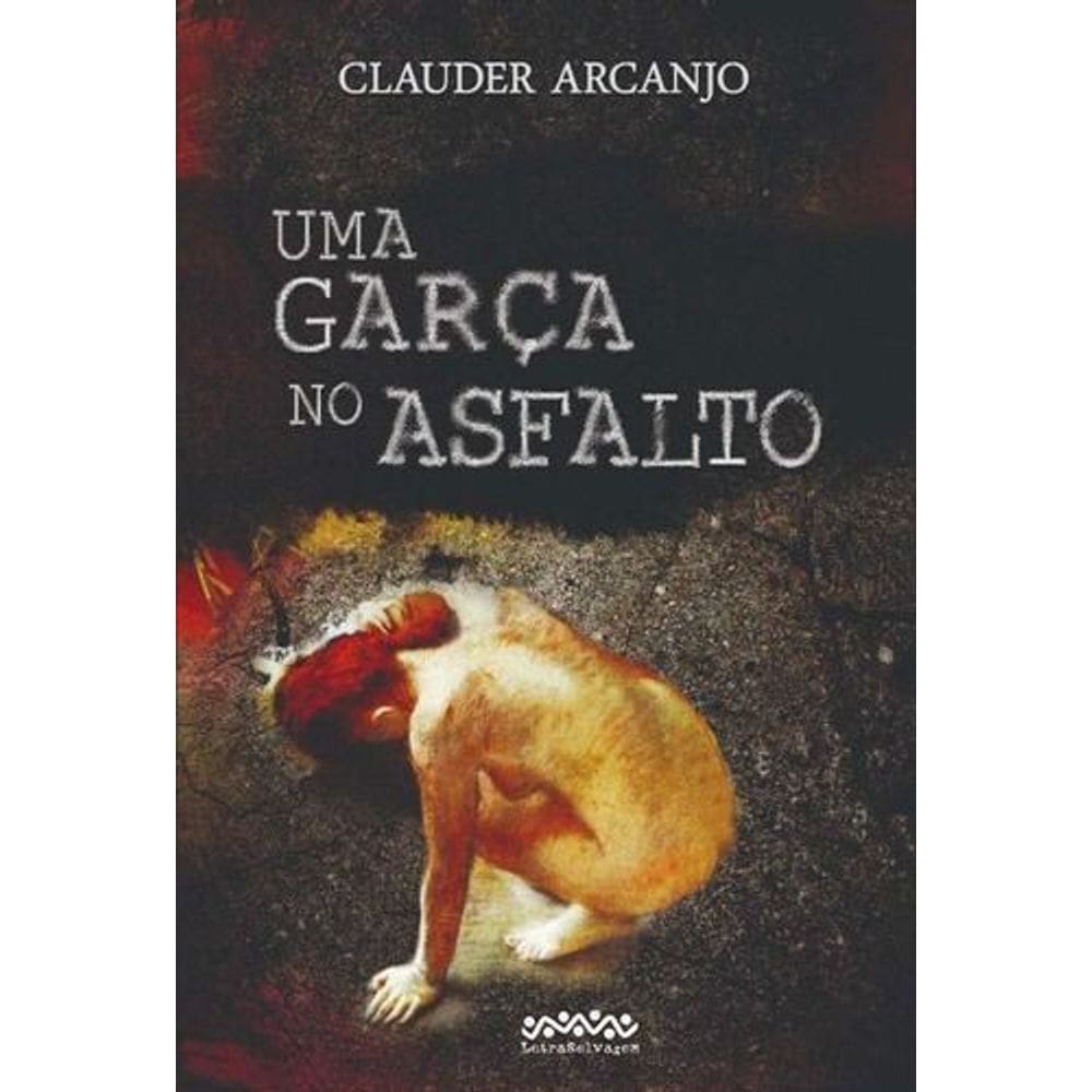 Uma garça no asfalto