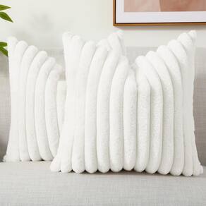 Capas de almofada DecoruHome Faux Fur Spring 60x60cm brancas
