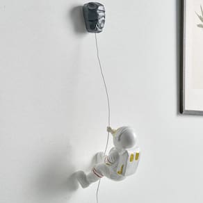 Estatuetas de alpinista de astronauta com escultura de parede para decoração de casa