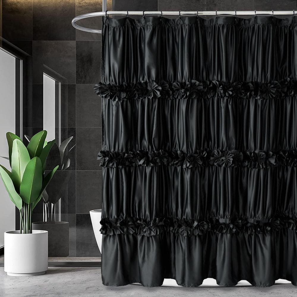 Cortina de chuveiro Homechoice Decor Black Ruffle Satin 180x180cm
