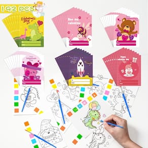 Conjunto de livros para colorir em aquarela com cartões de dia dos namorados para crianças