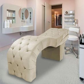 Maca Estética Estofada Reclinável Ergonômica Veludo Vanessa Bege