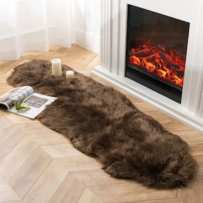 Tapete Ashler Faux Fur, 2 x 6 pés, pele de carneiro ultramacia, café escuro