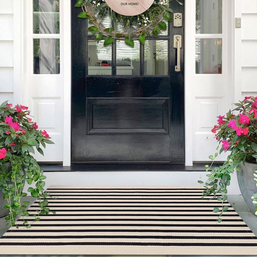 Tapete IOHOUZE Preto Bege Listrado 70x110cm Exterior Interior