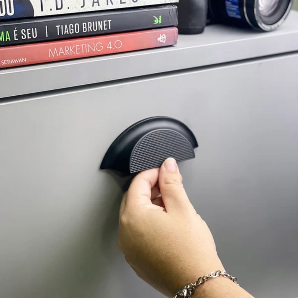 Puxador Kitten 64mm Preto Zen Design