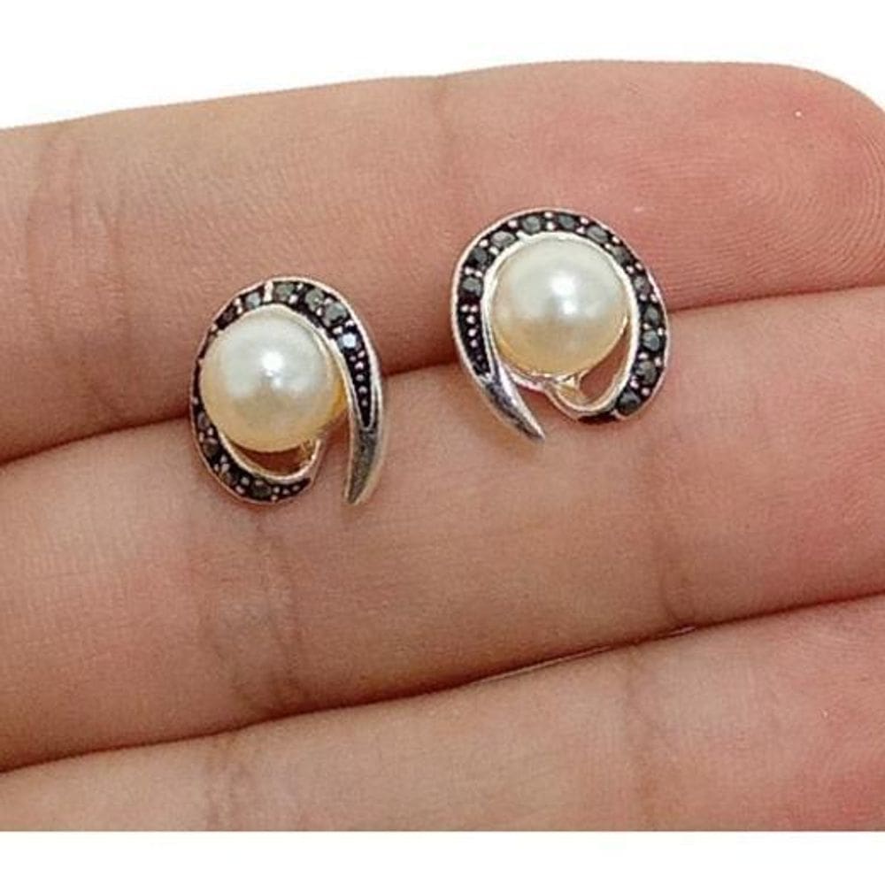 Brinco Pedra Hematita E Pérola Folheado A Prata Festa Preto