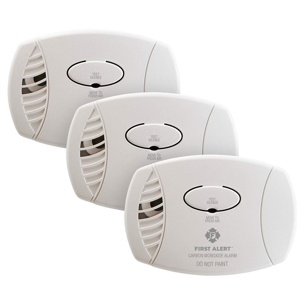 Detector de monóxido de carbono First Alert CO600 plug-in, pacote com 3
