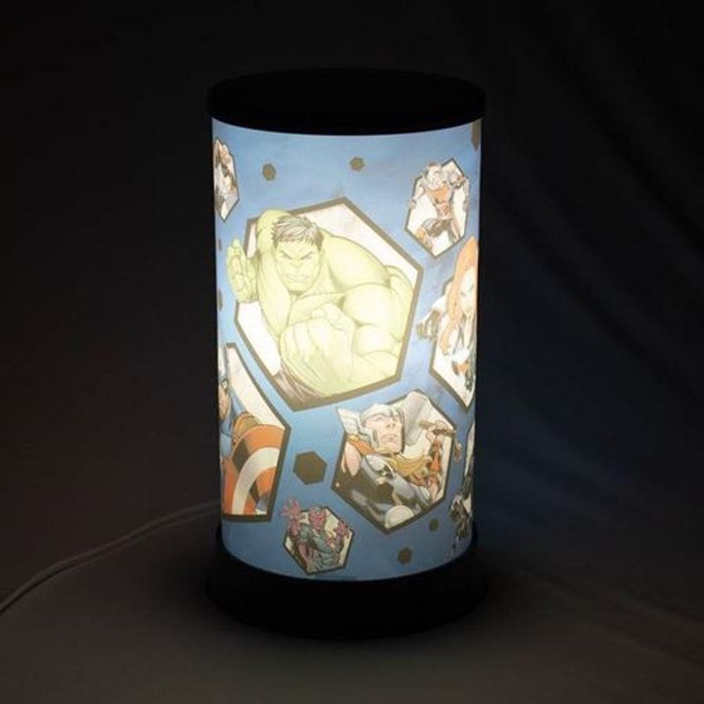Ilumine Seu Espaço Com A Luminária De Mesa Heróis Marvel - Estilo E Aventura!