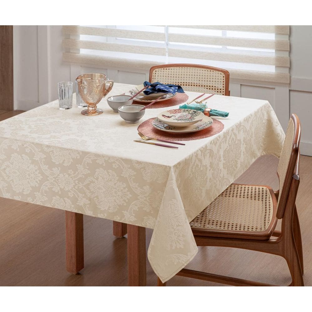 Toalha De Mesa 8 Lugares Cor Palha Tecido Jacquard 2,50M