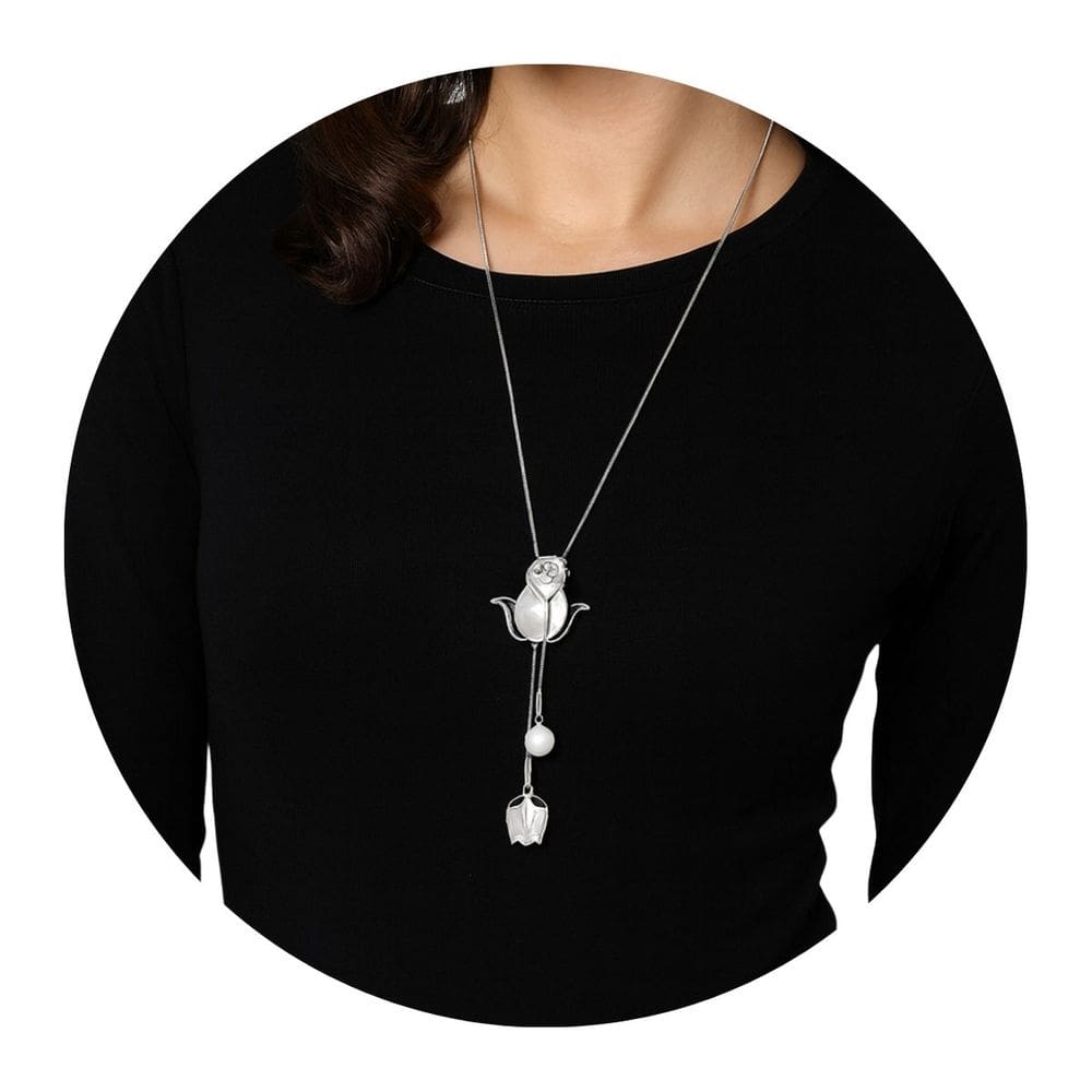 Colar Longo Rosa Branca Prata com Pérola Feminino Luxo