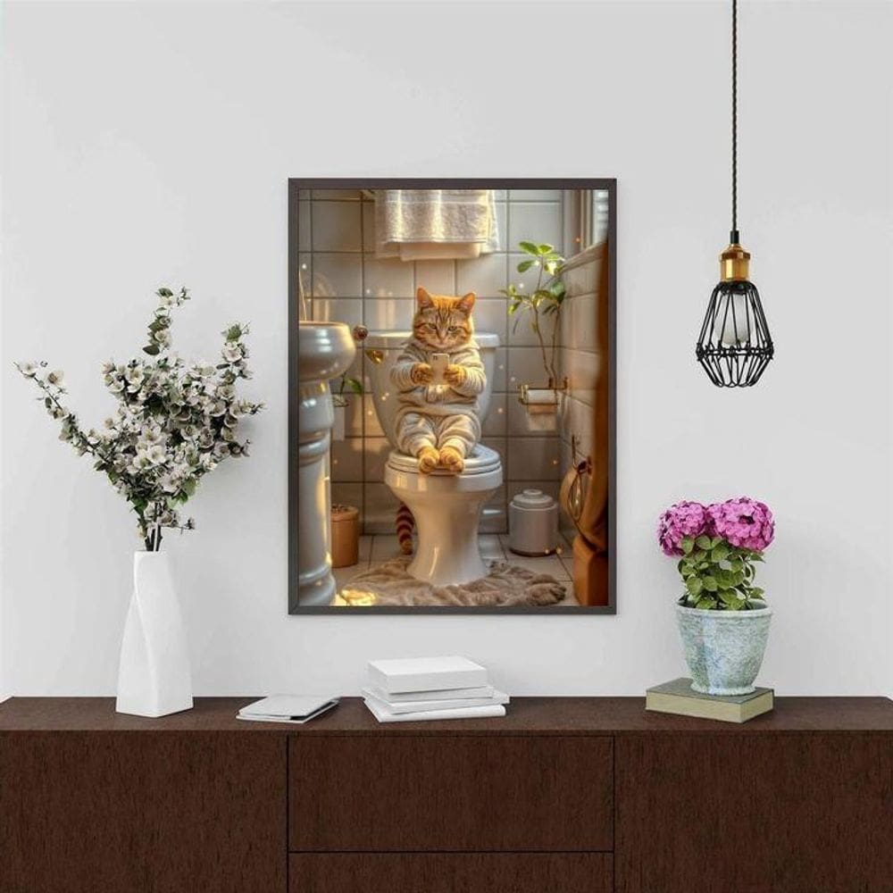 Quadro Banheiro Gatinho No Celular 45X34Cm - Com Vidro