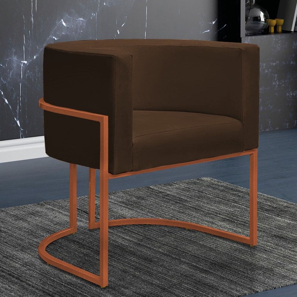 Poltrona Reforçada Decorativa Sala Nayara Base Ferro Bronze Suede