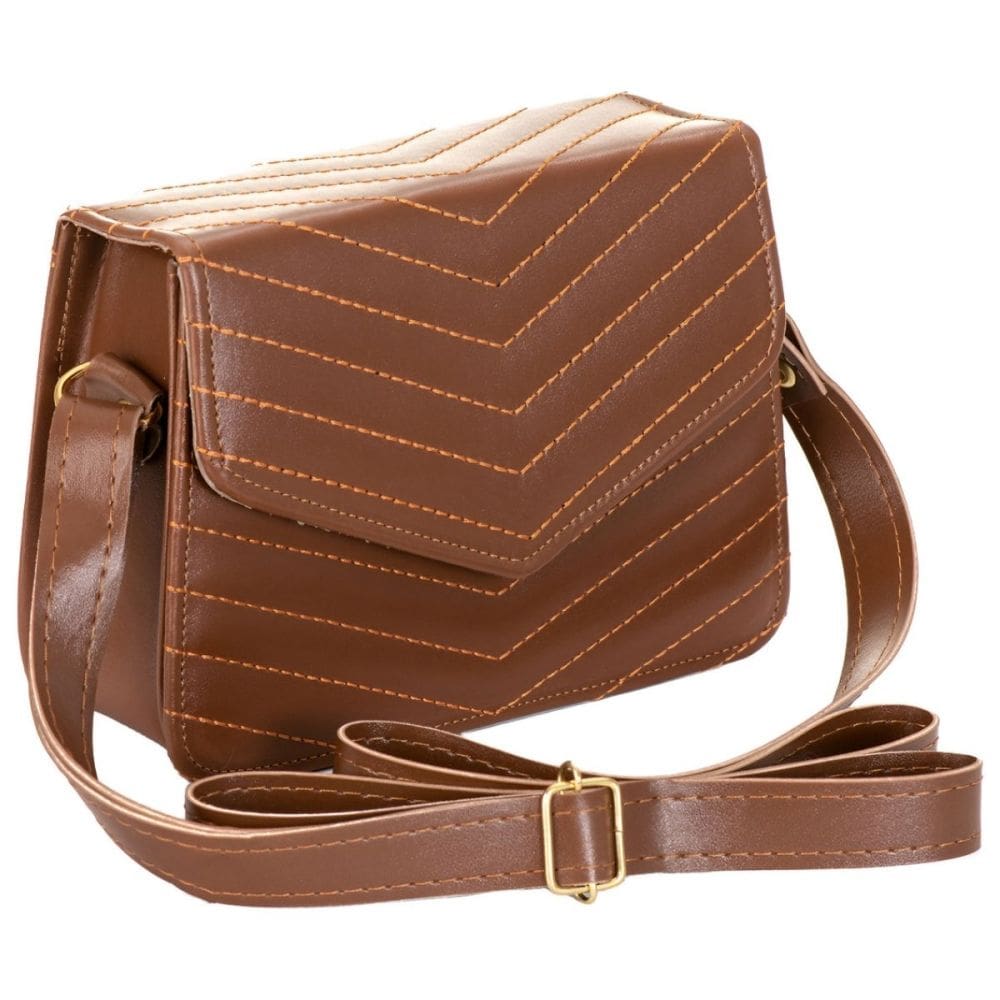 Bolsa Casual Detalhe em Bordado com Alça Transversal Fixa com Fecho Prático e Seguro e Versátil