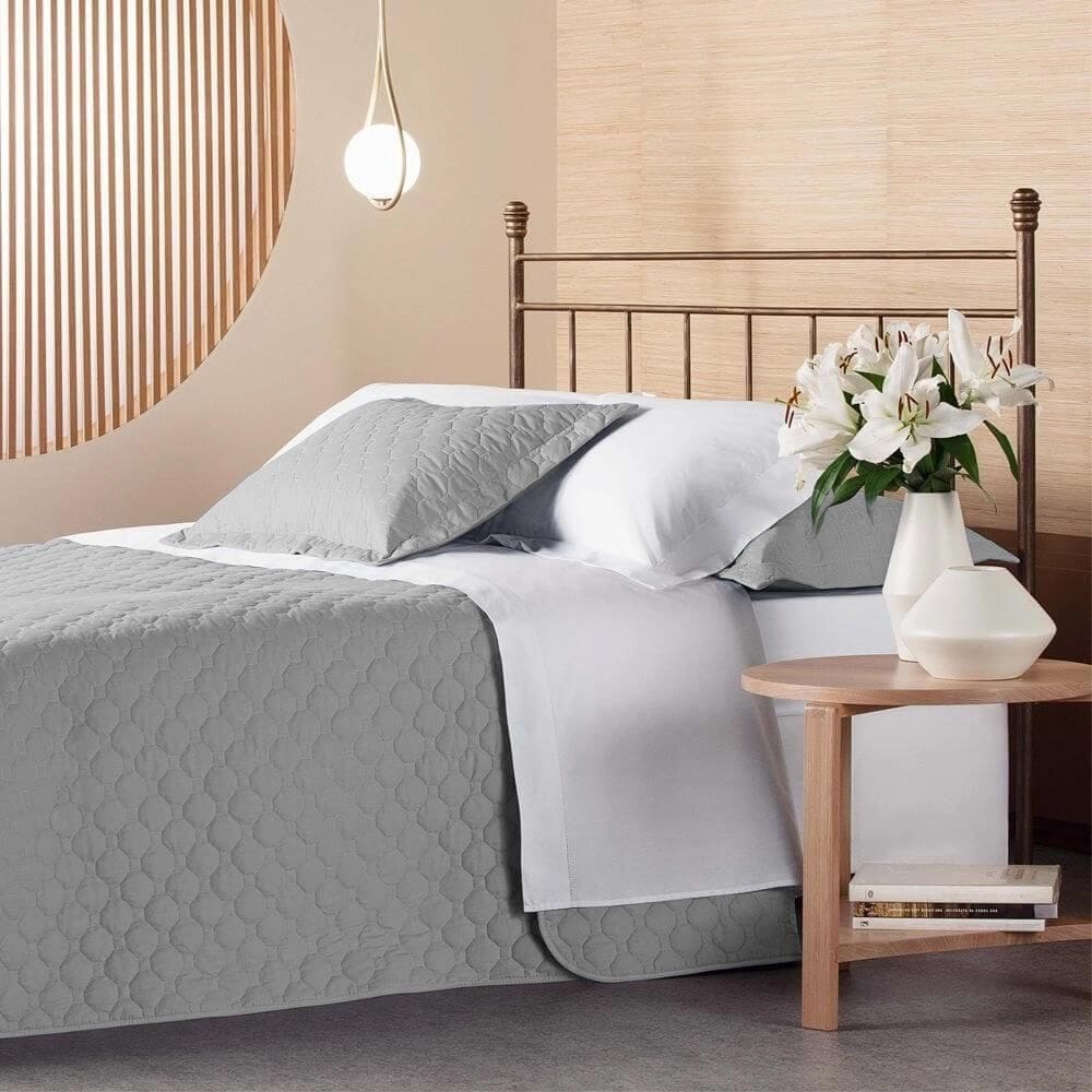 Kit Colcha Cobre Leito Queen 200 Fios Privilege Cinza