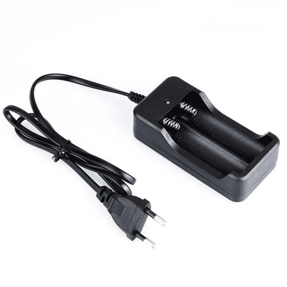 Carregador Bivolt Luatek LPJA02LUA p/ Baterias 18650 - Preto