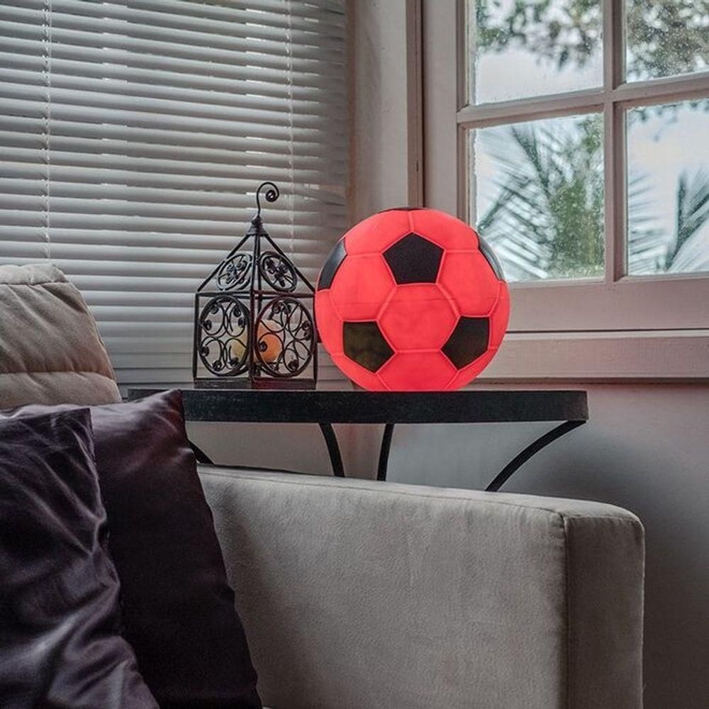 Luminária Futebol Clássica Em Vermelho E Preto - Estilo E Energia Para Seu Ambiente