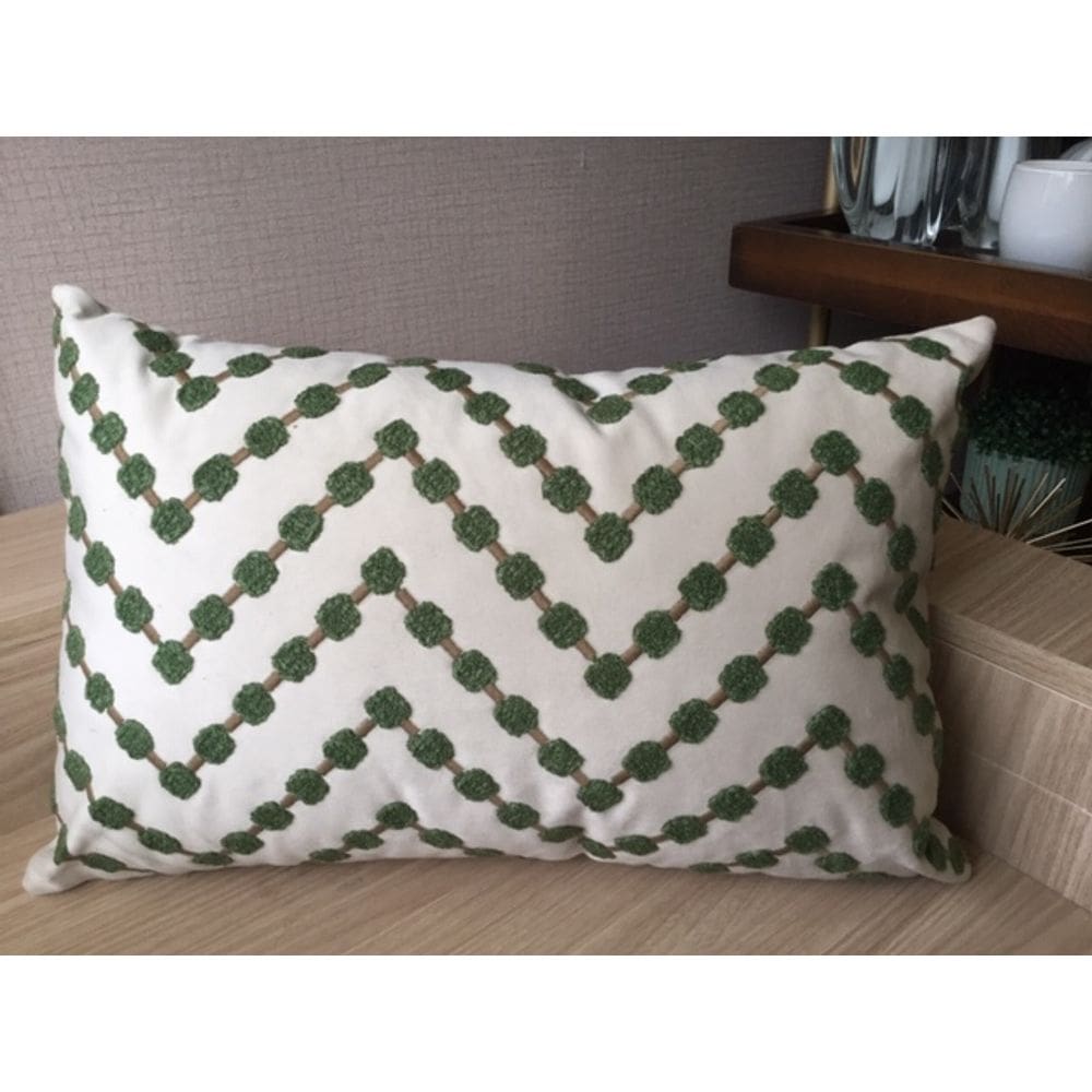 Almofadas veludo Bege c/ aplique + bordado fino Verde 35 x 52 cm