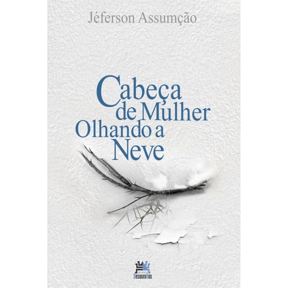 Cabeça de mulher olhando a neve