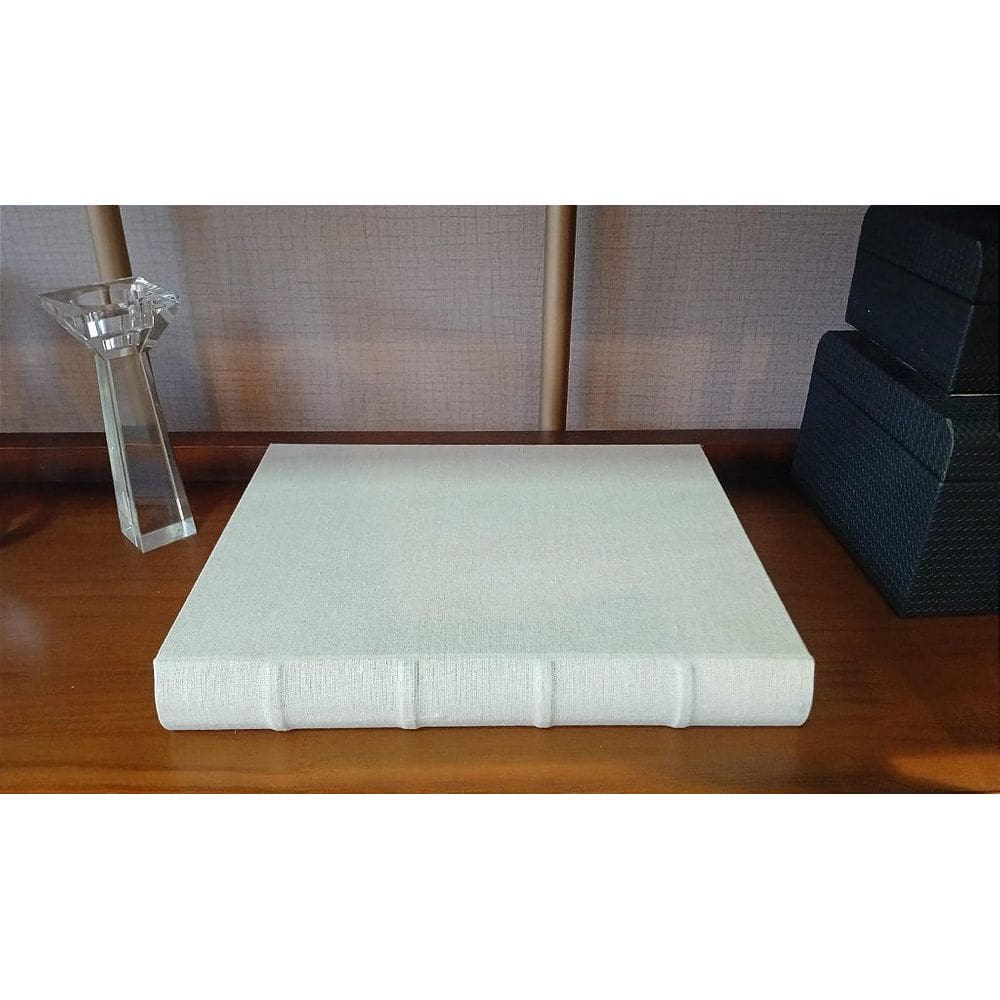 Livro-Caixa em MDF com revestimento em Linho