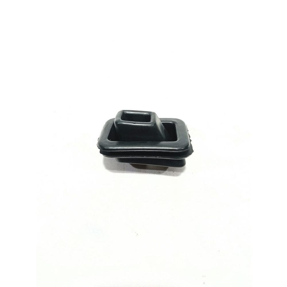 Guarda Pó Garfo Embreagem Mitsubishi L200 96/06 Mb703280