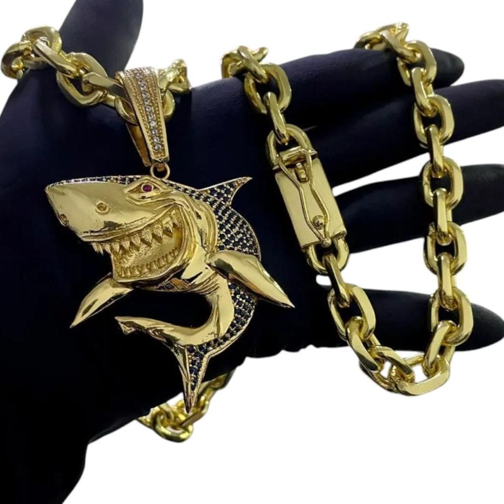 Cordão 12Mm Cadeado + Pingente Tubarão - Banhado A Ouro 18K