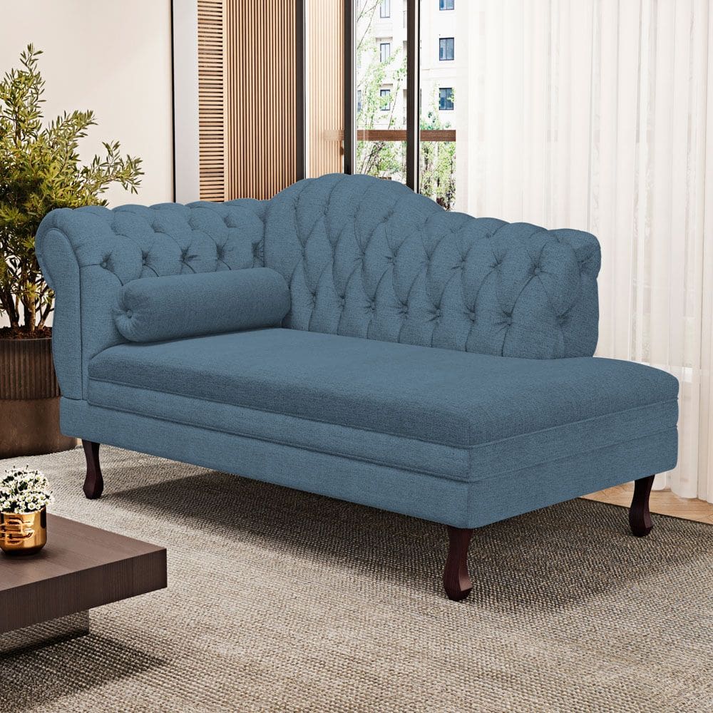 Divã Recamier Lavínia Clássico 120cm Capitonê com Pés de Madeira Linho Azul - Desk Design