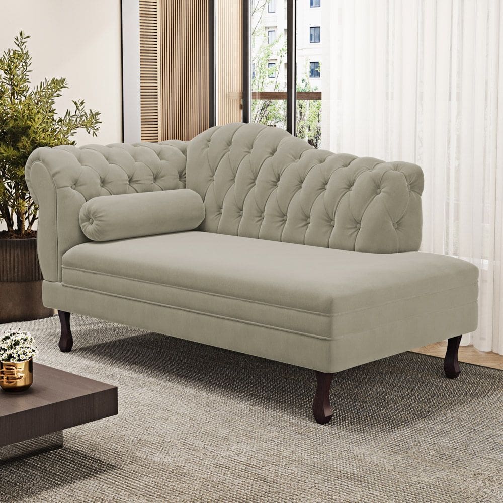 Divã Recamier Lavínia Clássico 120cm Capitonê com Pés de Madeira Suede Bege - Desk Design