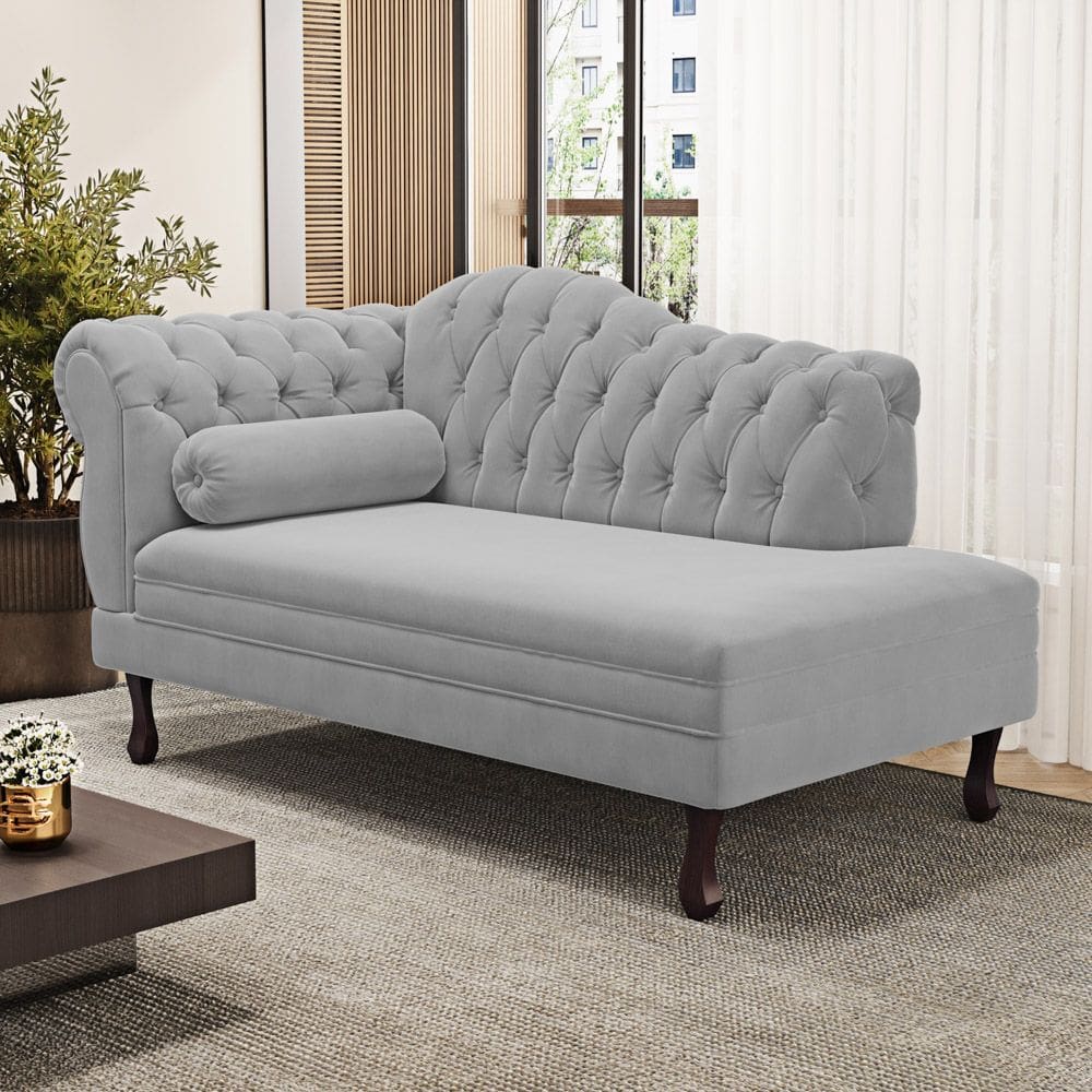 Divã Recamier Chaise Longue Lavínia 150cm Capitonê Pés de Madeira Veludo Cinza Claro - Desk Design