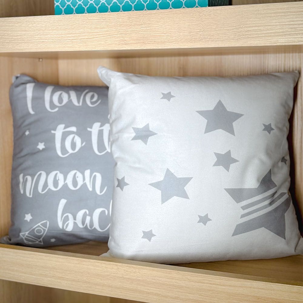 Almofada Infantil Vizapi 44x44cm Estrelas Branca e Cinza