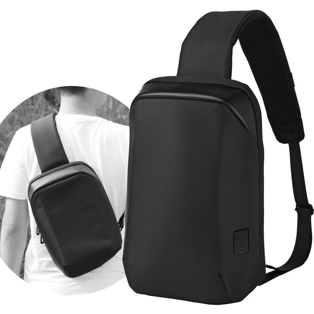 Mochila Transversal Premium Em Couro Sintético - Preta Com Compartimento Para Tablet