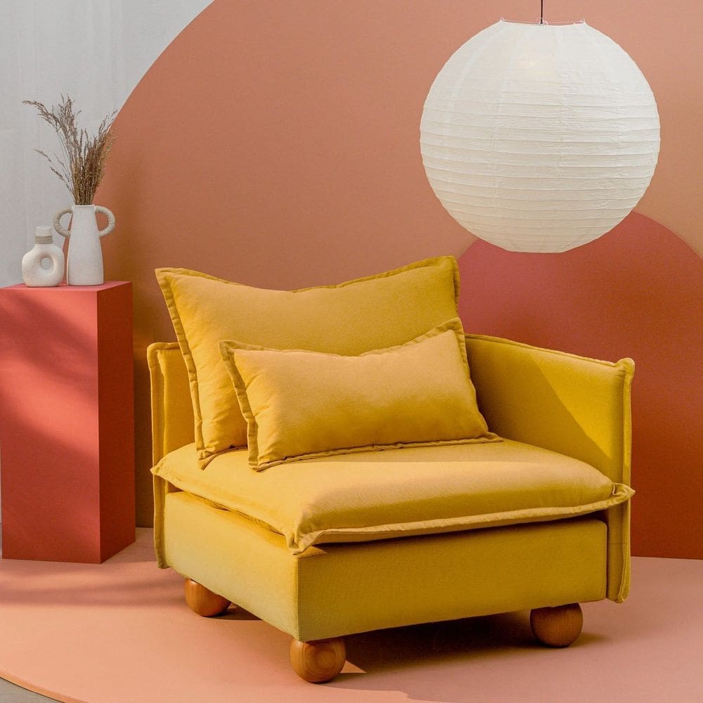 Sofá Modular Braço Lateral com Pé Bolinha Sôma Cabecasa Madeiramadeira Mostarda